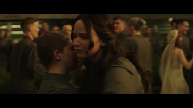 HungerGamesMockingjay2Trailer_0038.jpg