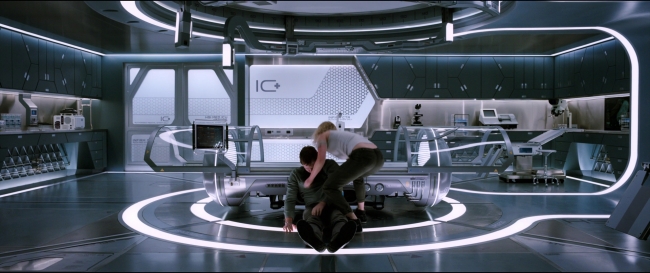 Passengers_4910.jpg