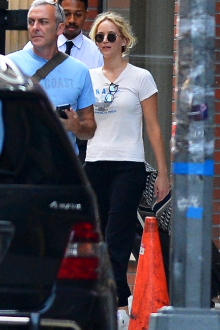 82416218_picturepub-jennifer-lawrence-003.jpg